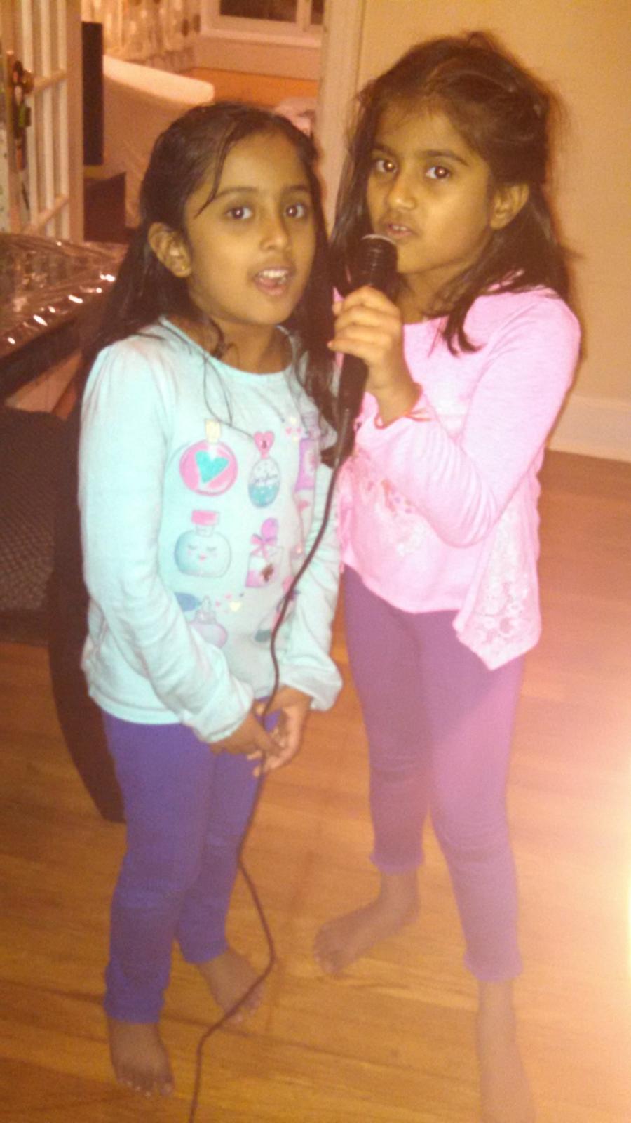 Community performance at local cafe